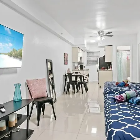 Escape 2 Beach, Ocean Dr Deco Apt With 2 Queen Beds Miami Beach Exterior photo