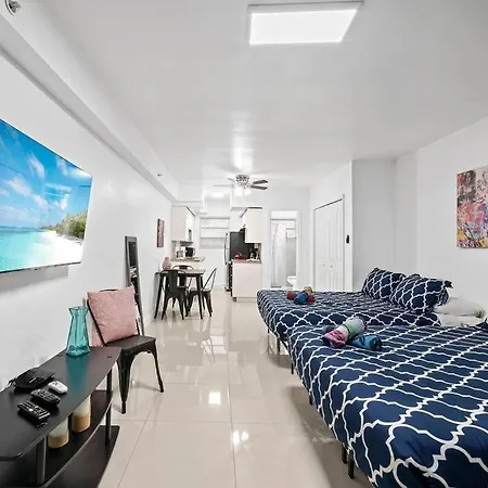Escape 2 Beach, Ocean Dr Deco Apt With 2 Queen Beds Miami Beach Exterior photo