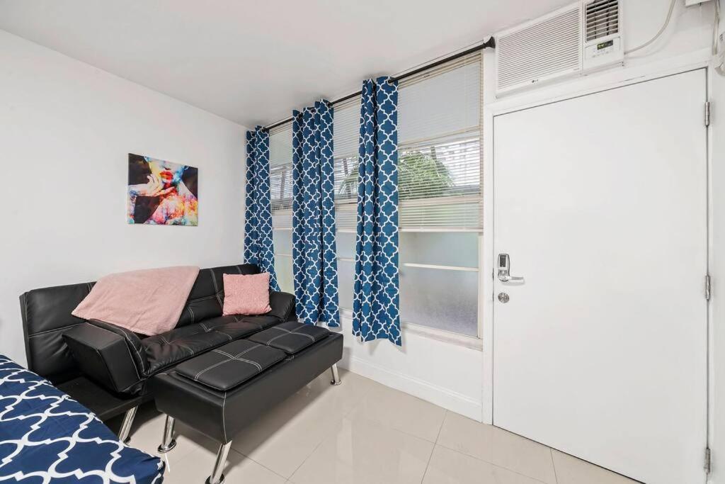 Apartment Escape 2 Beach, Ocean Dr Deco With 2 Queen Beds *