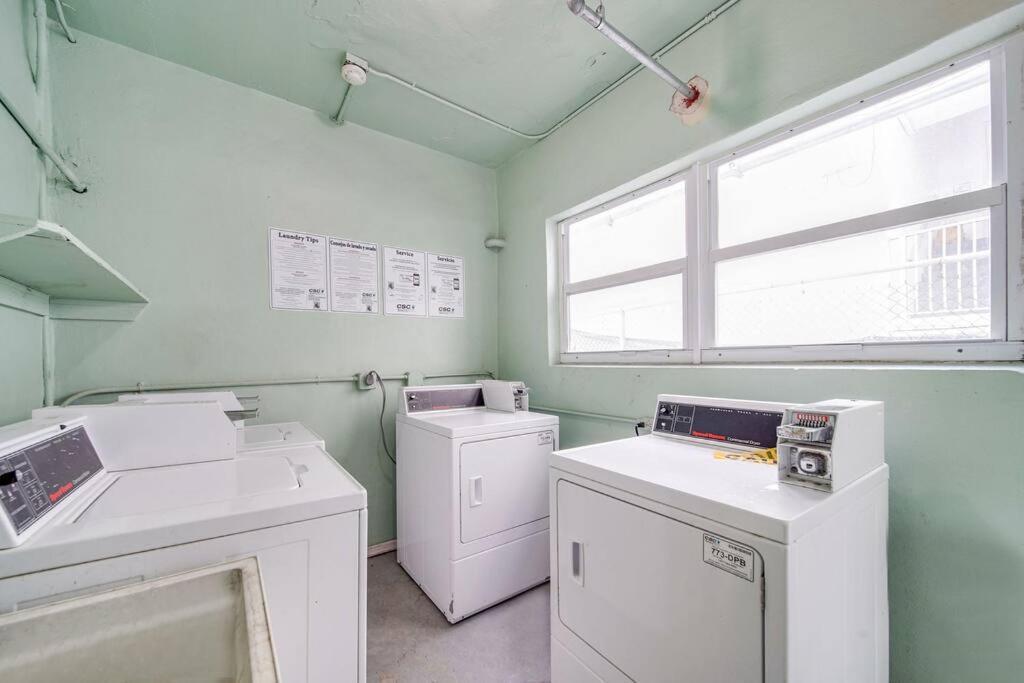 Apartment Escape 2 Beach, Ocean Dr Deco With 2 Queen Beds *