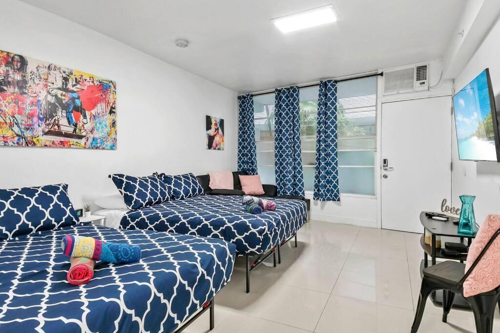 Escape 2 Beach, Ocean Dr Deco With 2 Queen Beds Miami Beach
